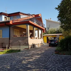 La Casa Degli Artisti E Del Coworking Alloggio in famiglia Roma